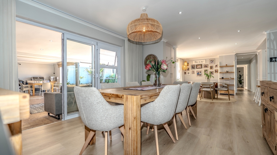 5 Bedroom Property for Sale in De Bron Western Cape